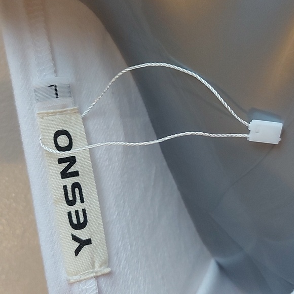 NWOT Girl with Cats 100% Cotton Tee Shirt - Picture 3 of 5